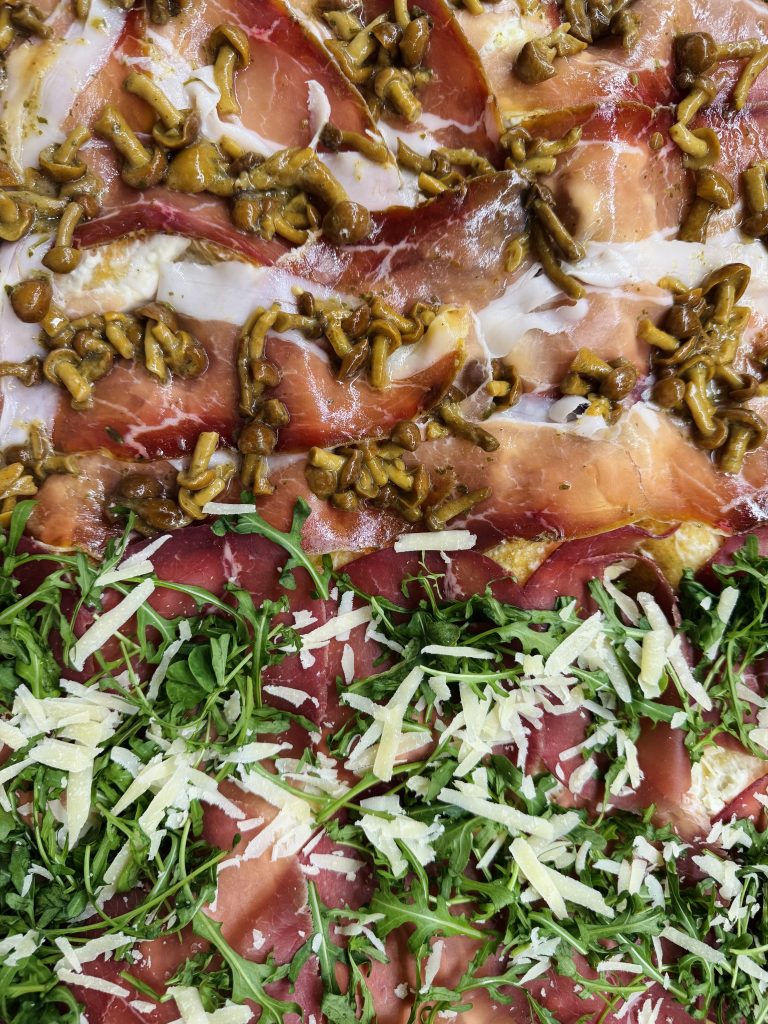 Pizza e focaccia appena sfornate, La Lumaca d'Oro Bevagna